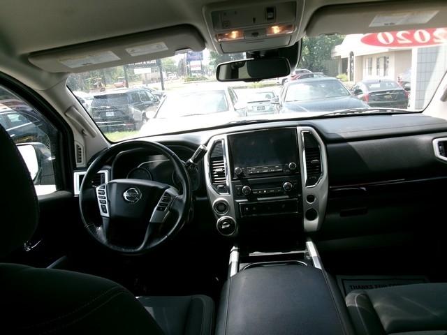 Nissan Titan  2020