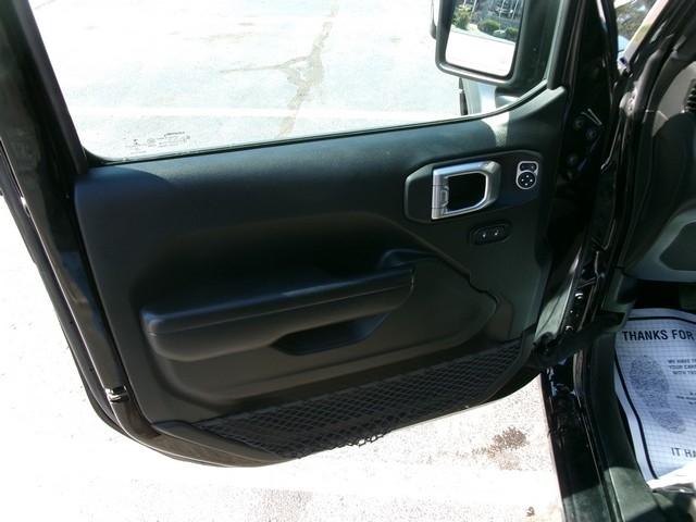 Jeep Wrangler Sport 4D SUV 4WD 2023