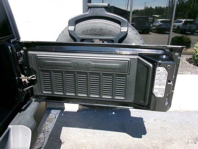 Jeep Wrangler Sport 4D SUV 4WD 2023