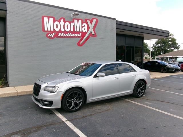 Chrysler 300  2021