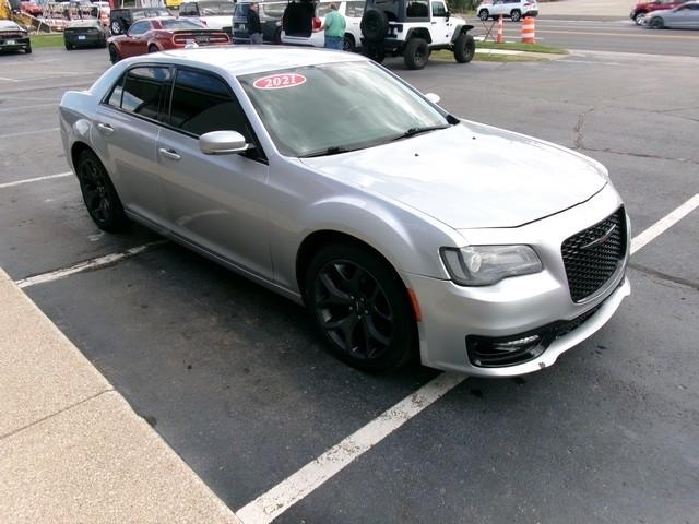 Chrysler 300  2021