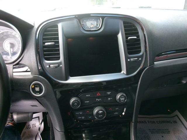 Chrysler 300  2021