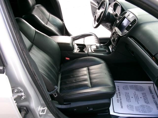 Chrysler 300  2021