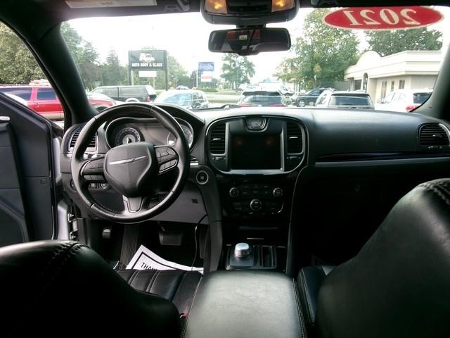 Chrysler 300  2021