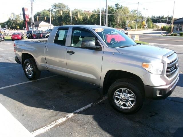 Toyota Tundra 4WD Truck  2015