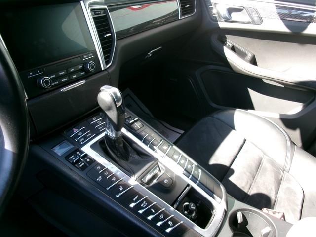 Porsche Macan  2018