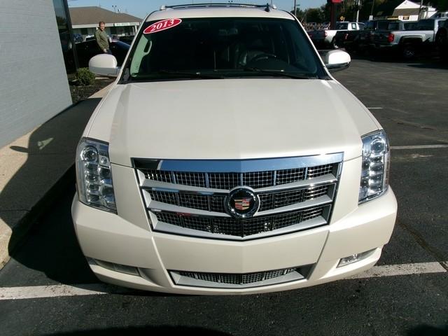 Cadillac Escalade ESV  2013