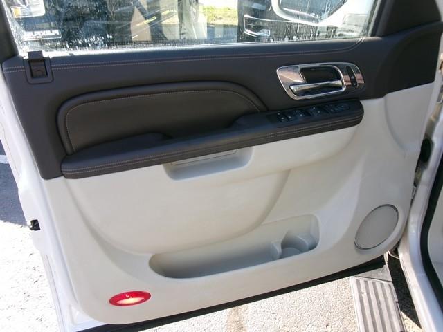 Cadillac Escalade ESV  2013