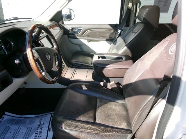 Cadillac Escalade ESV  2013