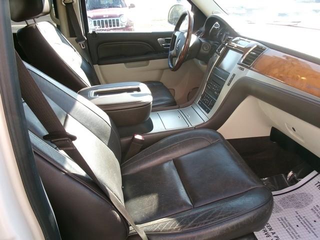 Cadillac Escalade ESV  2013