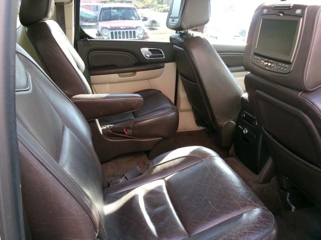 Cadillac Escalade ESV  2013