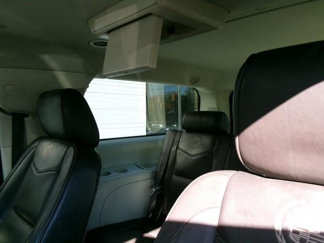 Cadillac Escalade ESV  2013