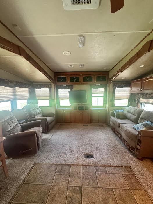 Forest River Silverback  2011