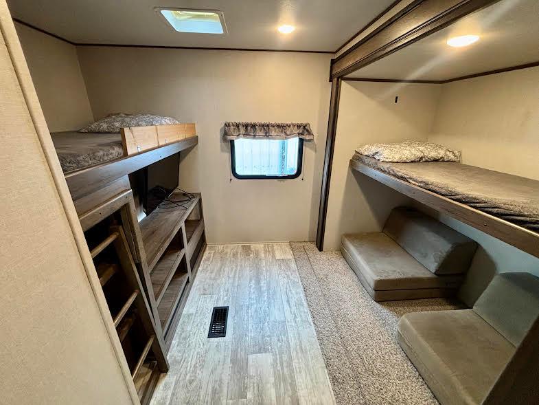 Forest River Avenger  2020