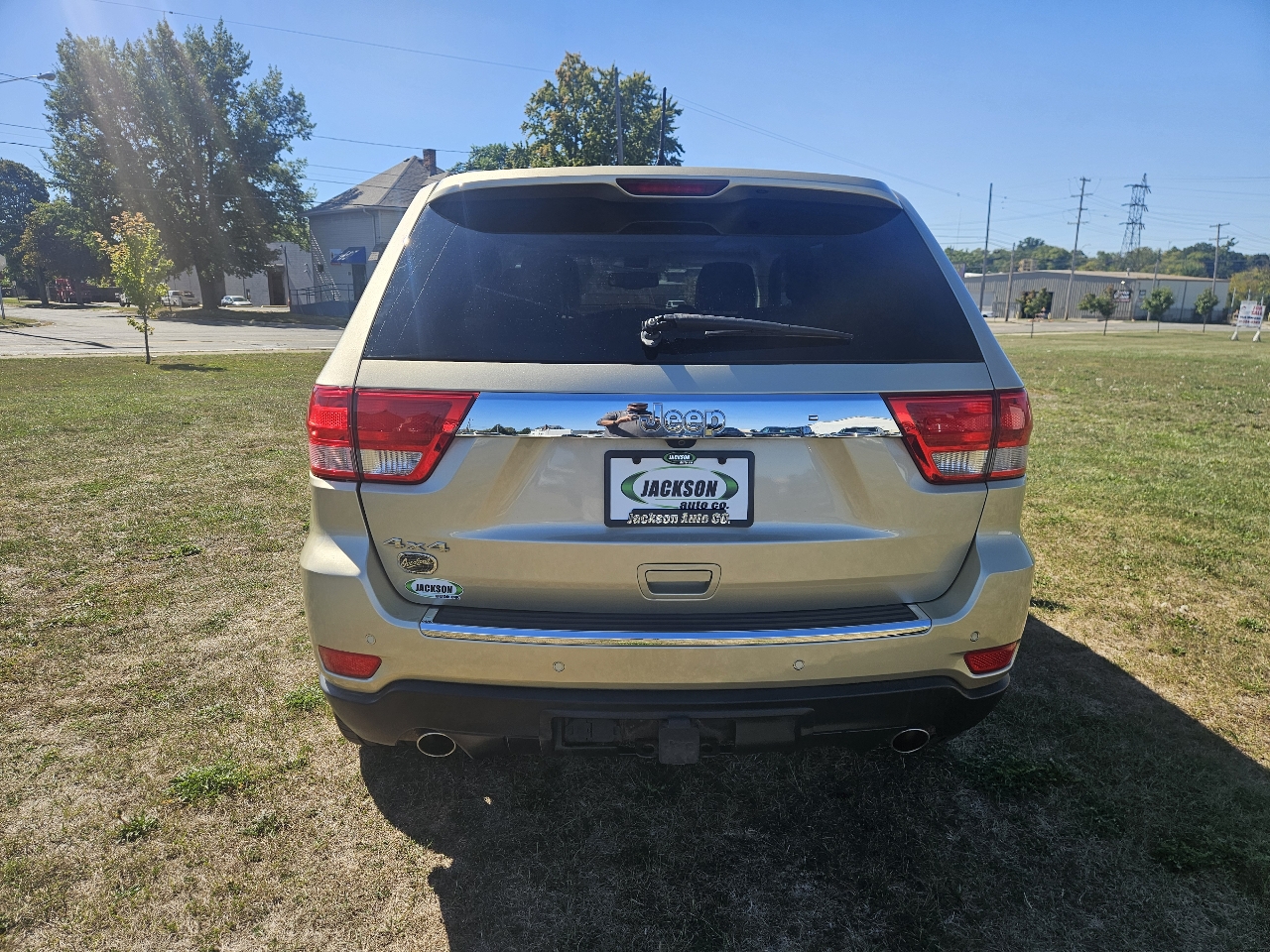 2011 Jeep Grand Cherokee Overland Summit photo 3