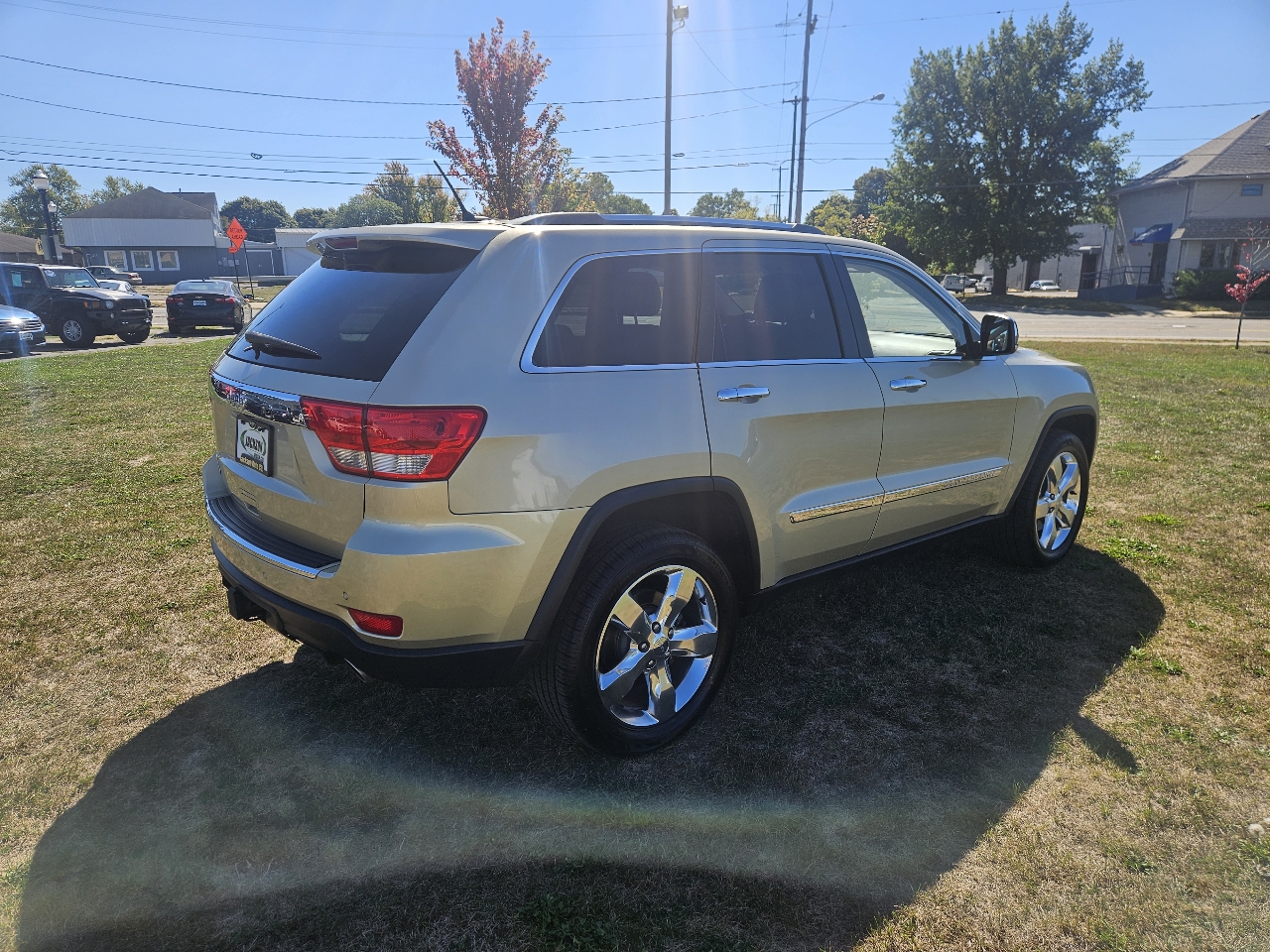 2011 Jeep Grand Cherokee Overland Summit photo 4