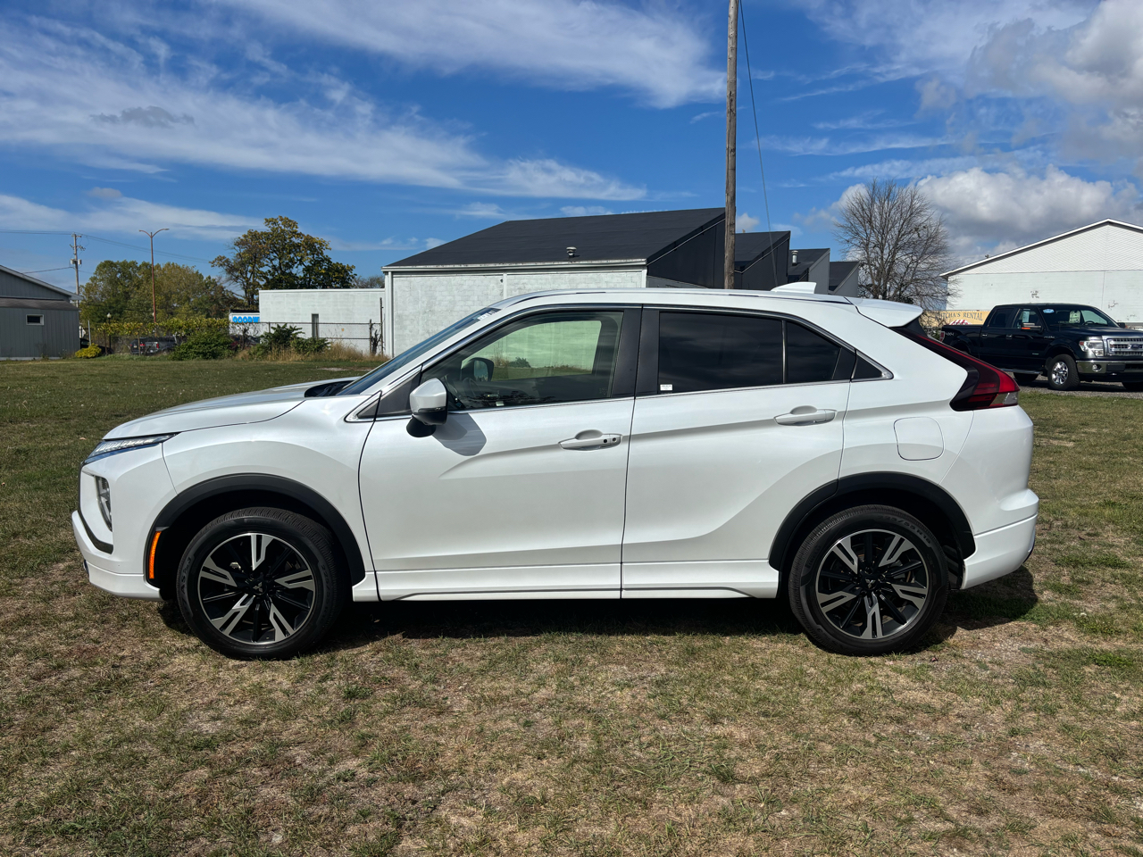 2023 Mitsubishi Eclipse Cross SEL photo 2