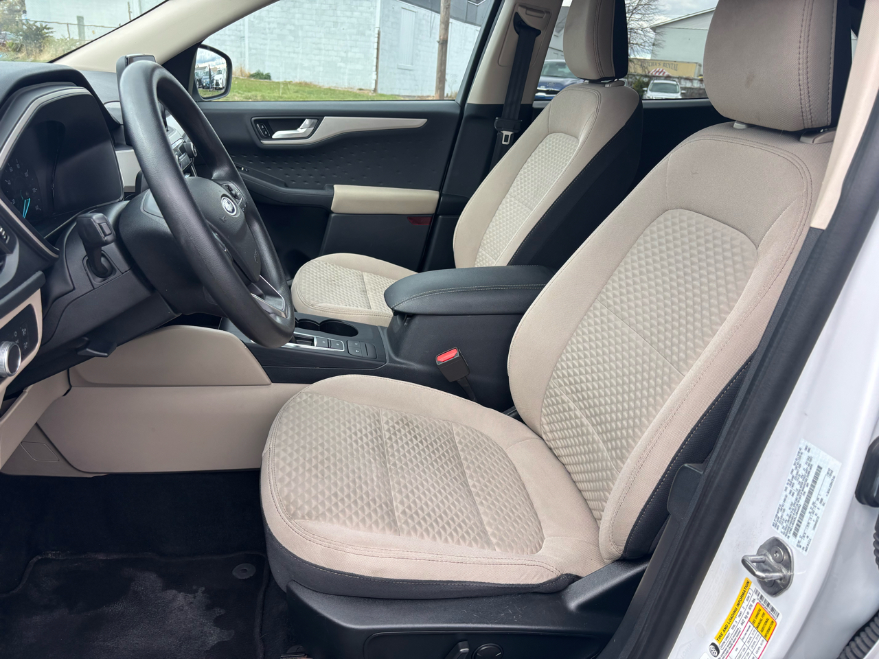 2020 Ford Escape SE photo 2