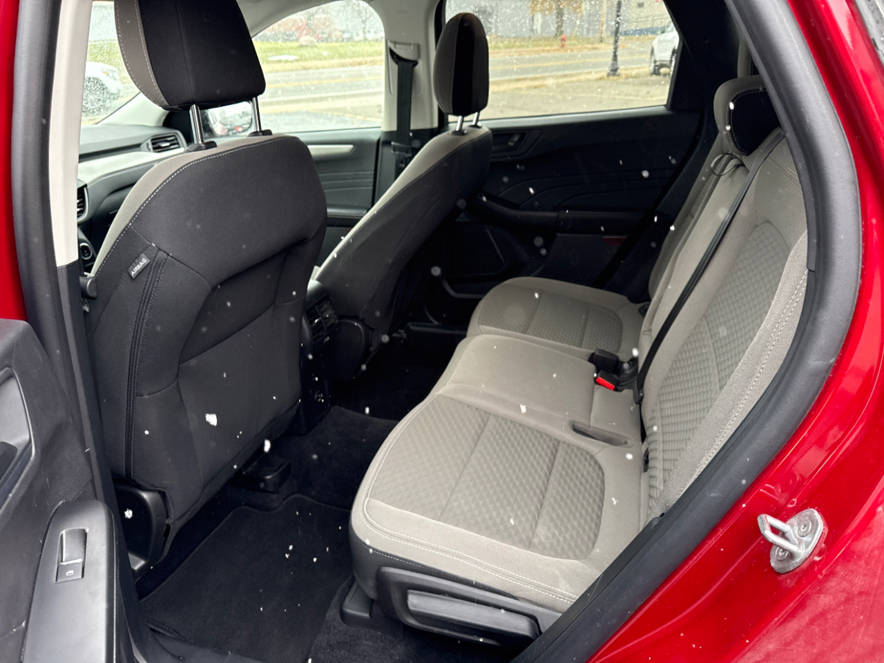 2022 Ford Escape SE photo 2