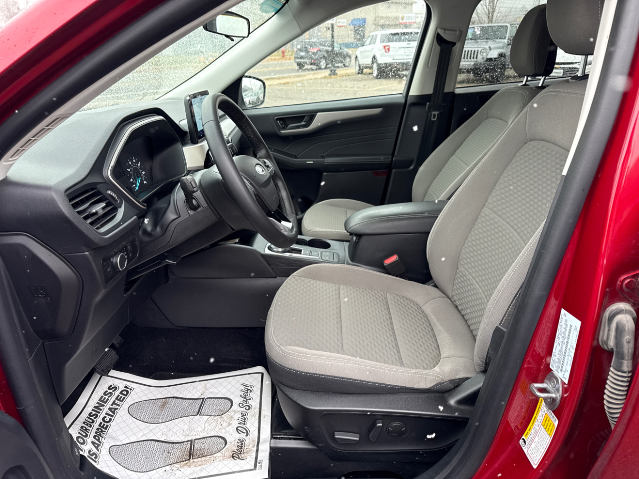 2022 Ford Escape SE photo 3