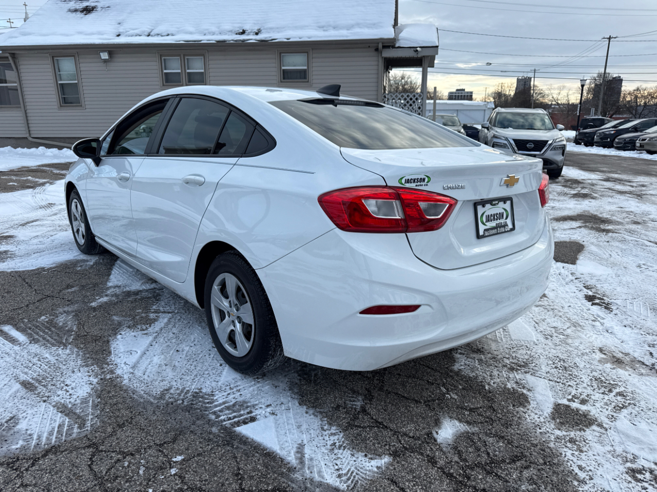 2017 Chevrolet Cruze LS photo 3