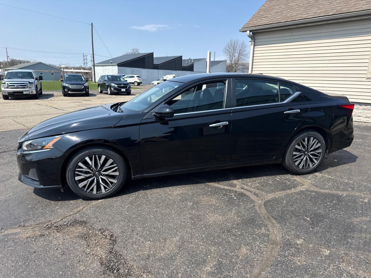 Nissan Altima 2.5 SV Sedan 2023