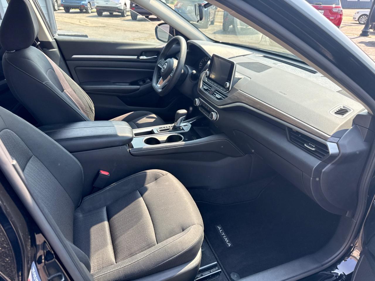 Nissan Altima 2.5 SV Sedan 2023