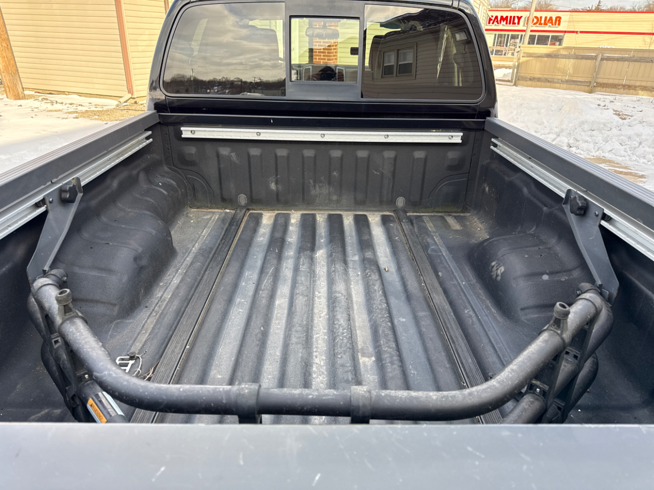 Nissan Frontier 4WD Crew Cab LWB Auto SV 2016