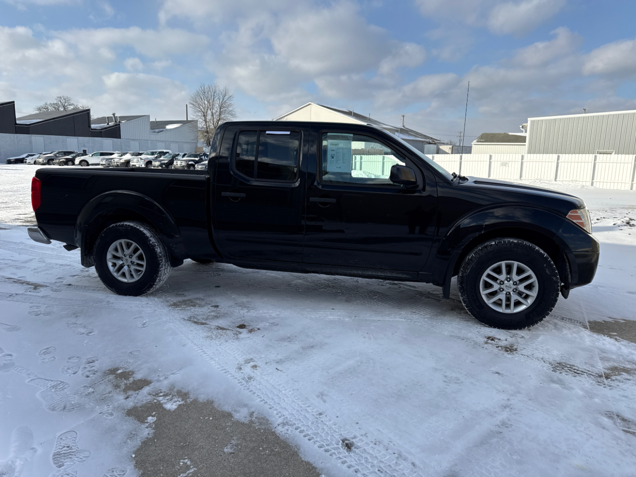 Nissan Frontier 4WD Crew Cab LWB Auto SV 2016