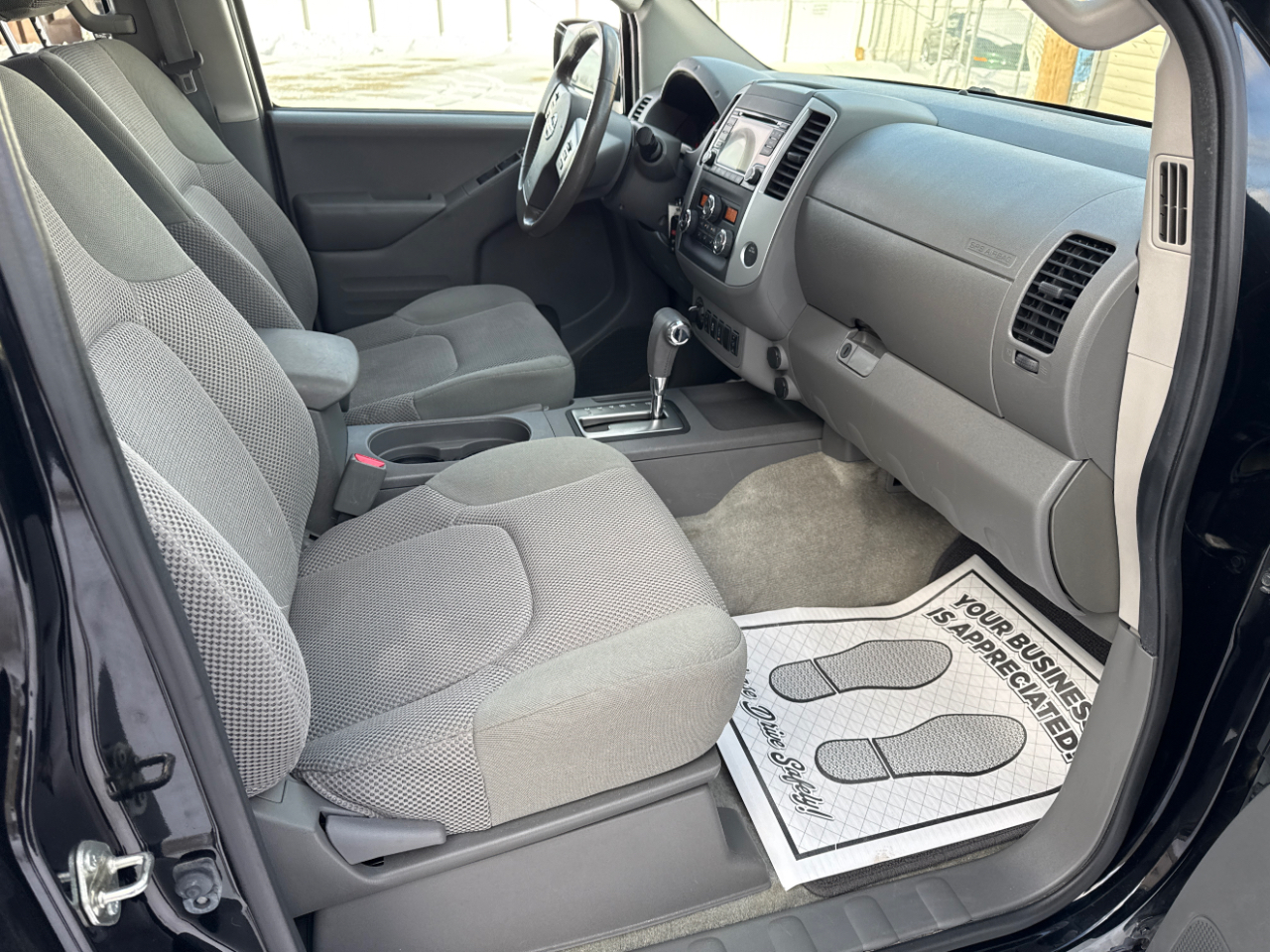 Nissan Frontier 4WD Crew Cab LWB Auto SV 2016