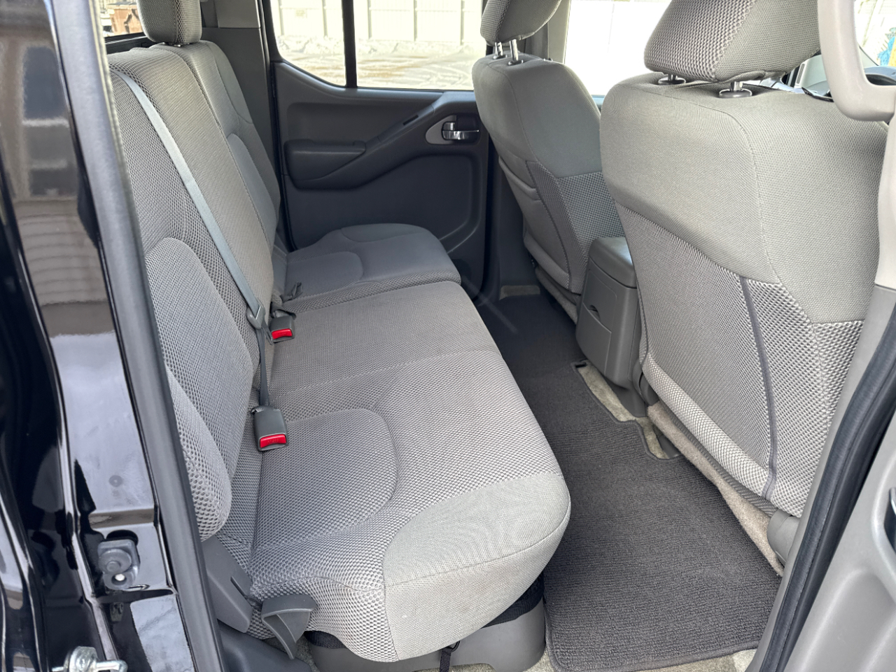 Nissan Frontier 4WD Crew Cab LWB Auto SV 2016