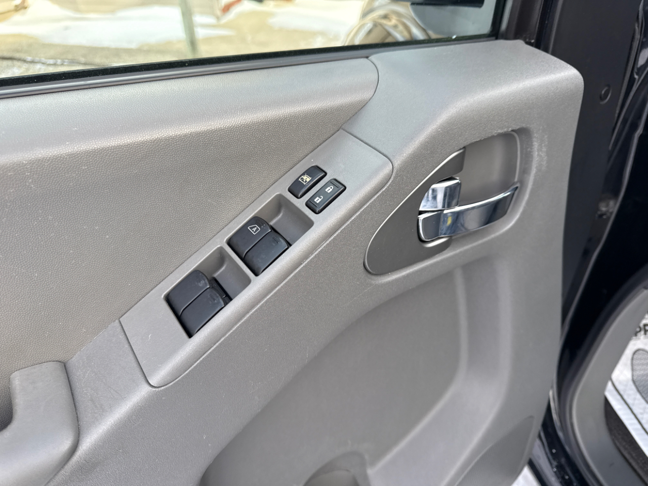 Nissan Frontier 4WD Crew Cab LWB Auto SV 2016