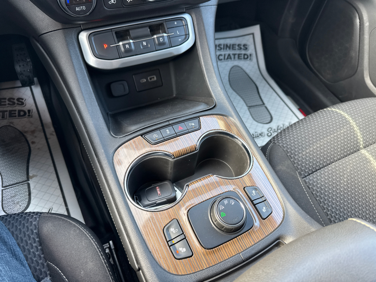 GMC Acadia AWD 4dr SLE 2020