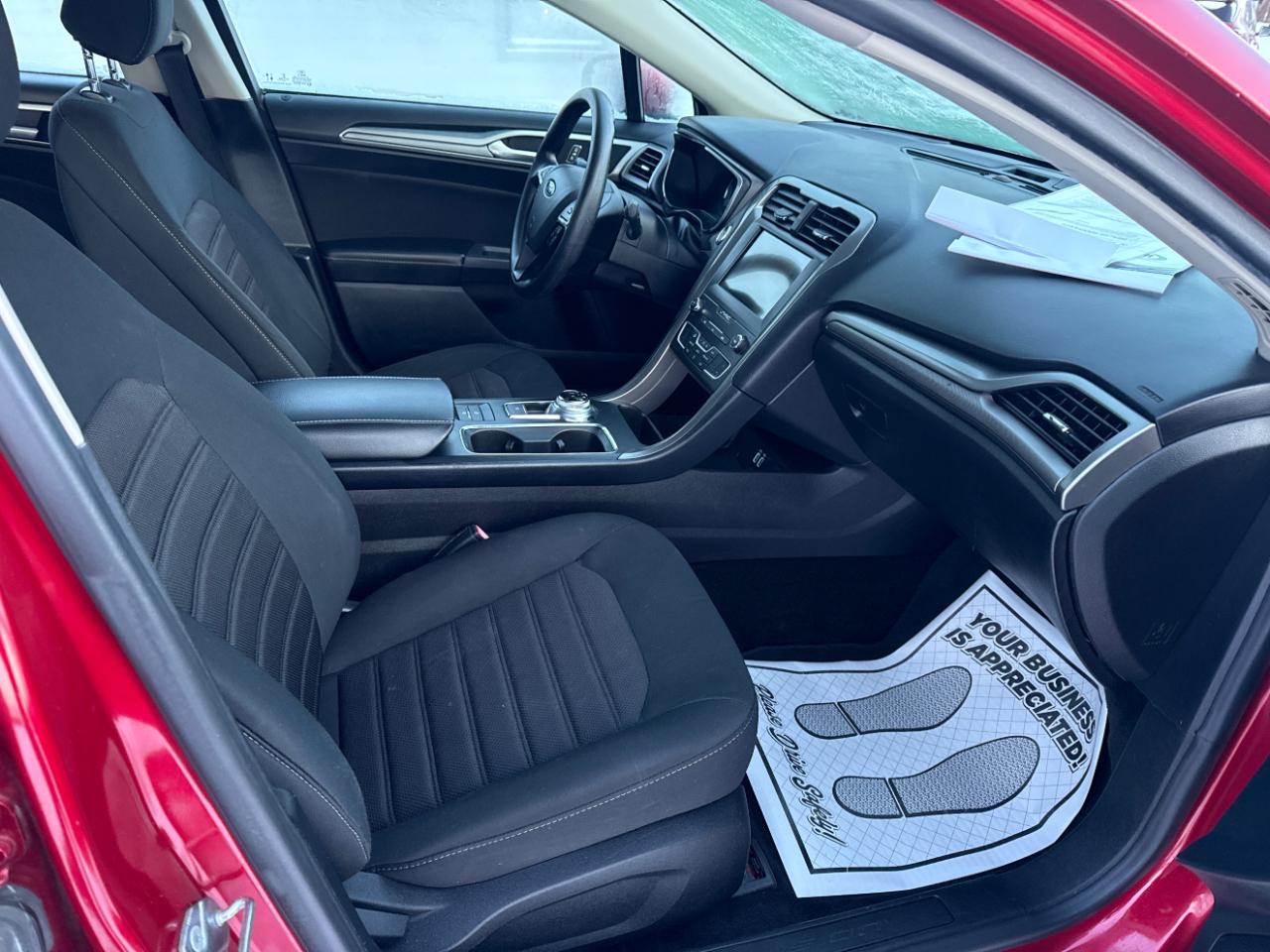 Ford Fusion SE FWD 2020