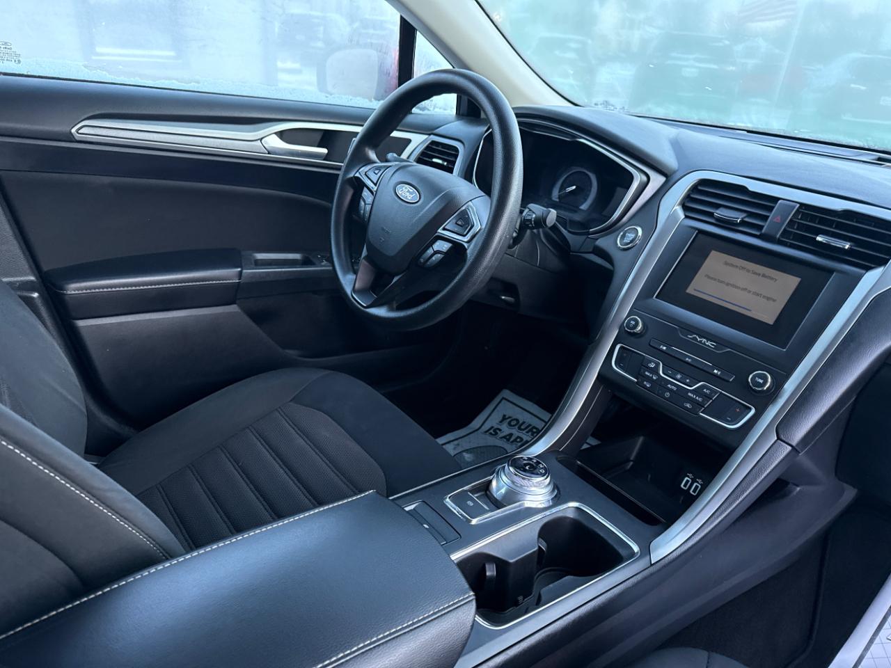 Ford Fusion SE FWD 2020