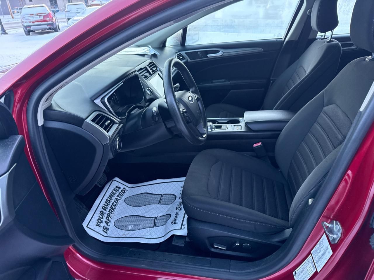 Ford Fusion SE FWD 2020