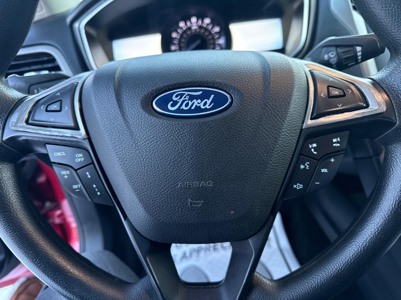 Ford Fusion SE FWD 2020