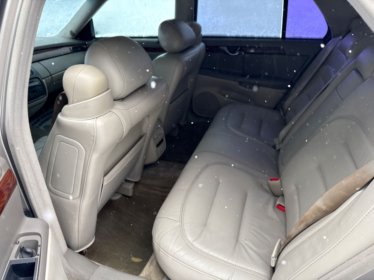 Cadillac DeVille 4dr Sdn 2003