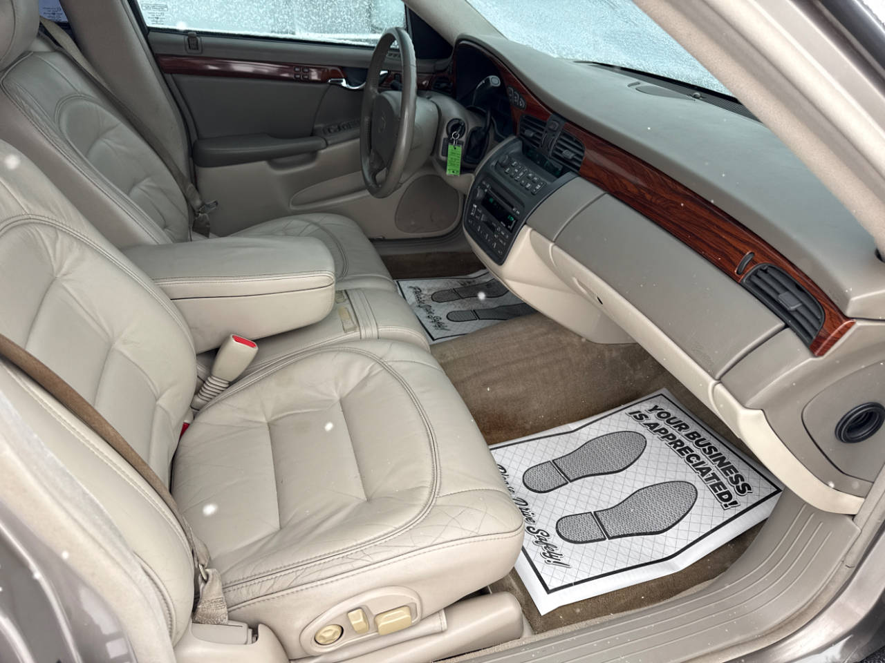 Cadillac DeVille 4dr Sdn 2003