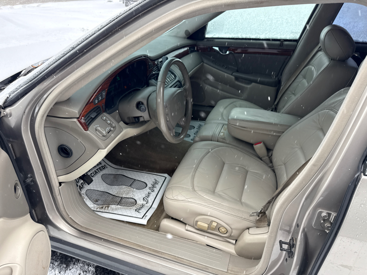 Cadillac DeVille 4dr Sdn 2003