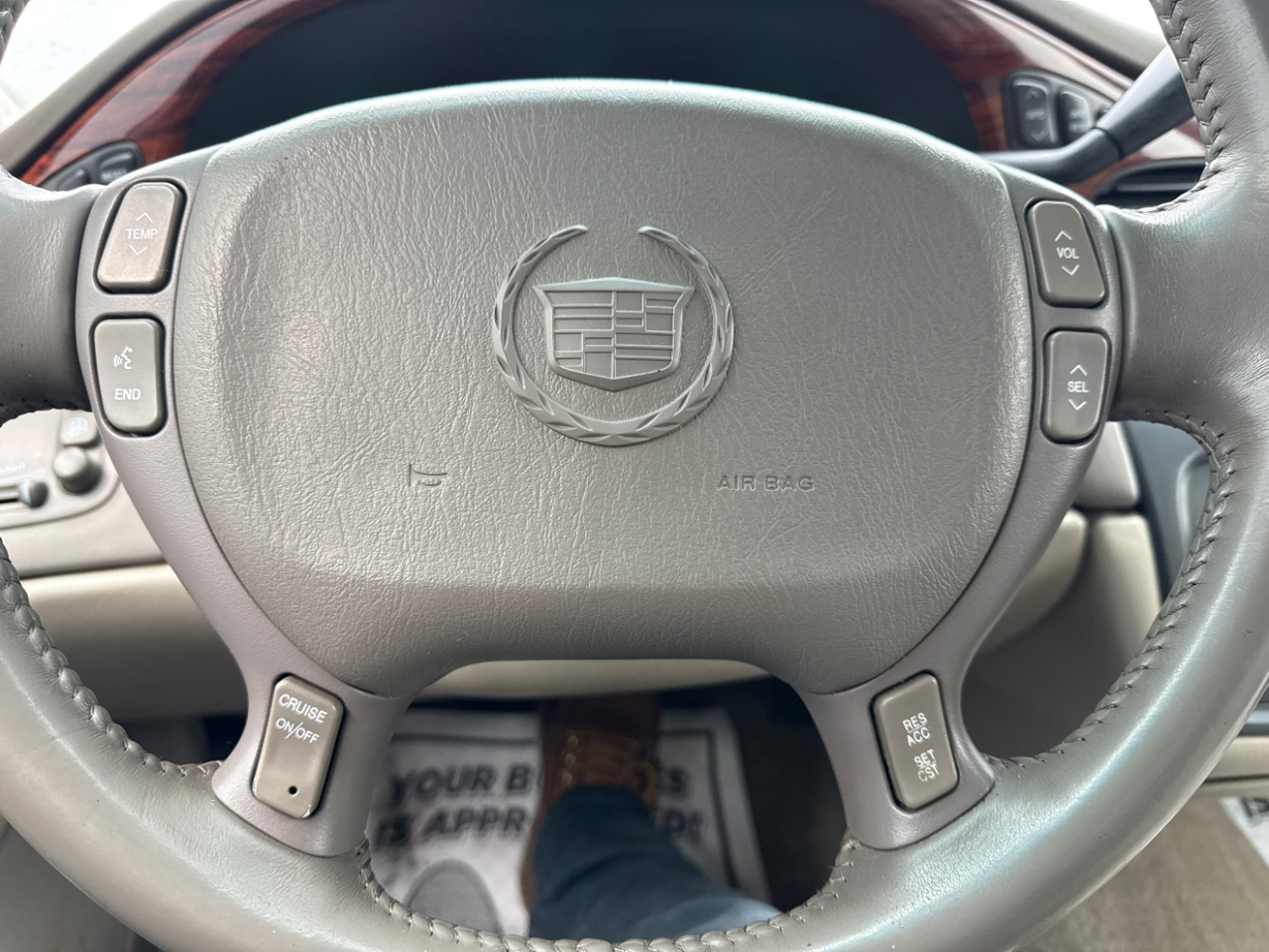 Cadillac DeVille 4dr Sdn 2003