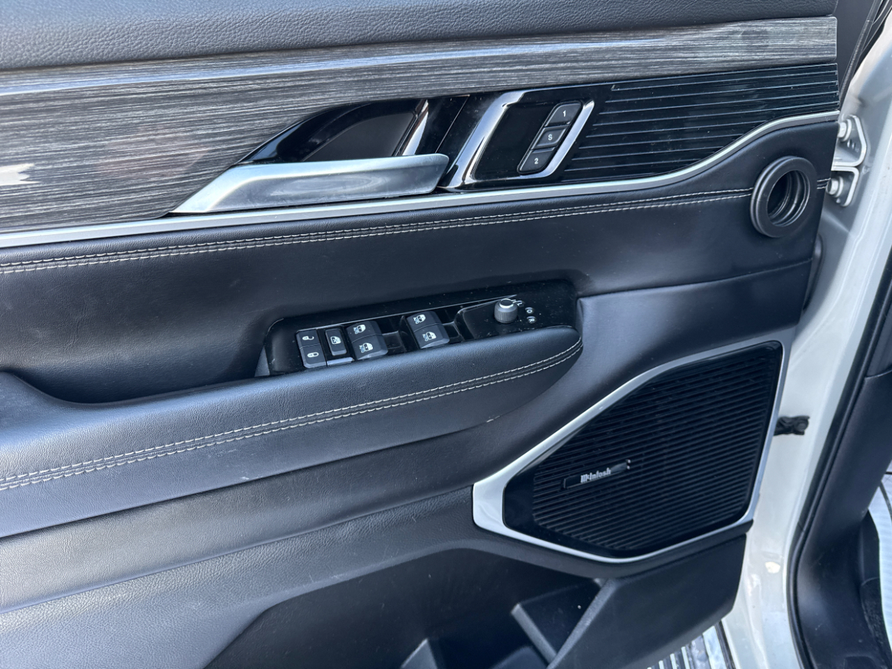 Jeep Wagoneer Series III 4x4 2022