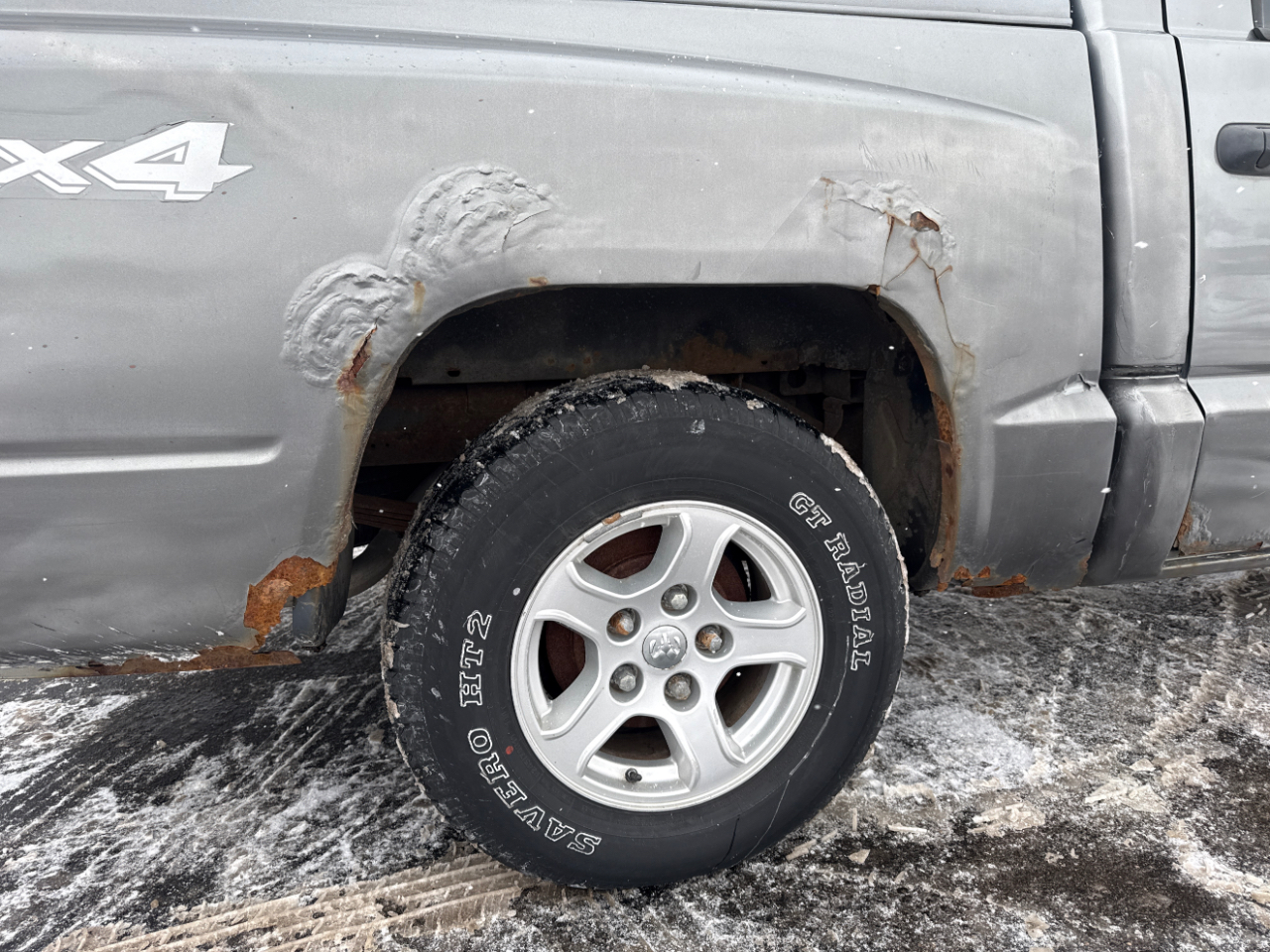 Dodge Dakota Quad Cab 4WD ST 2005