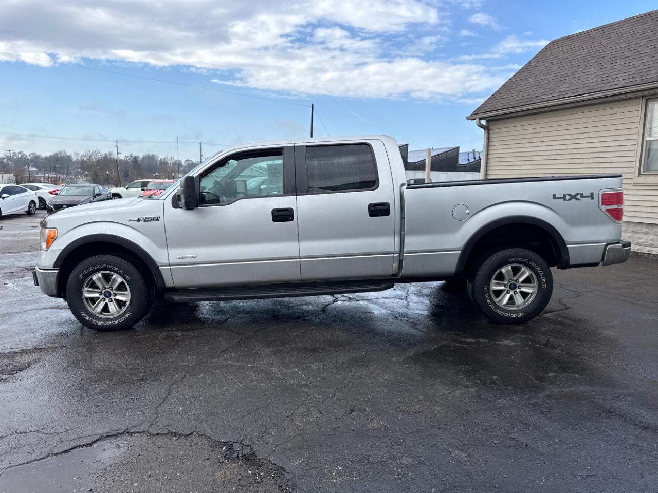 Ford F-150 4WD SuperCrew 145" XLT 2013