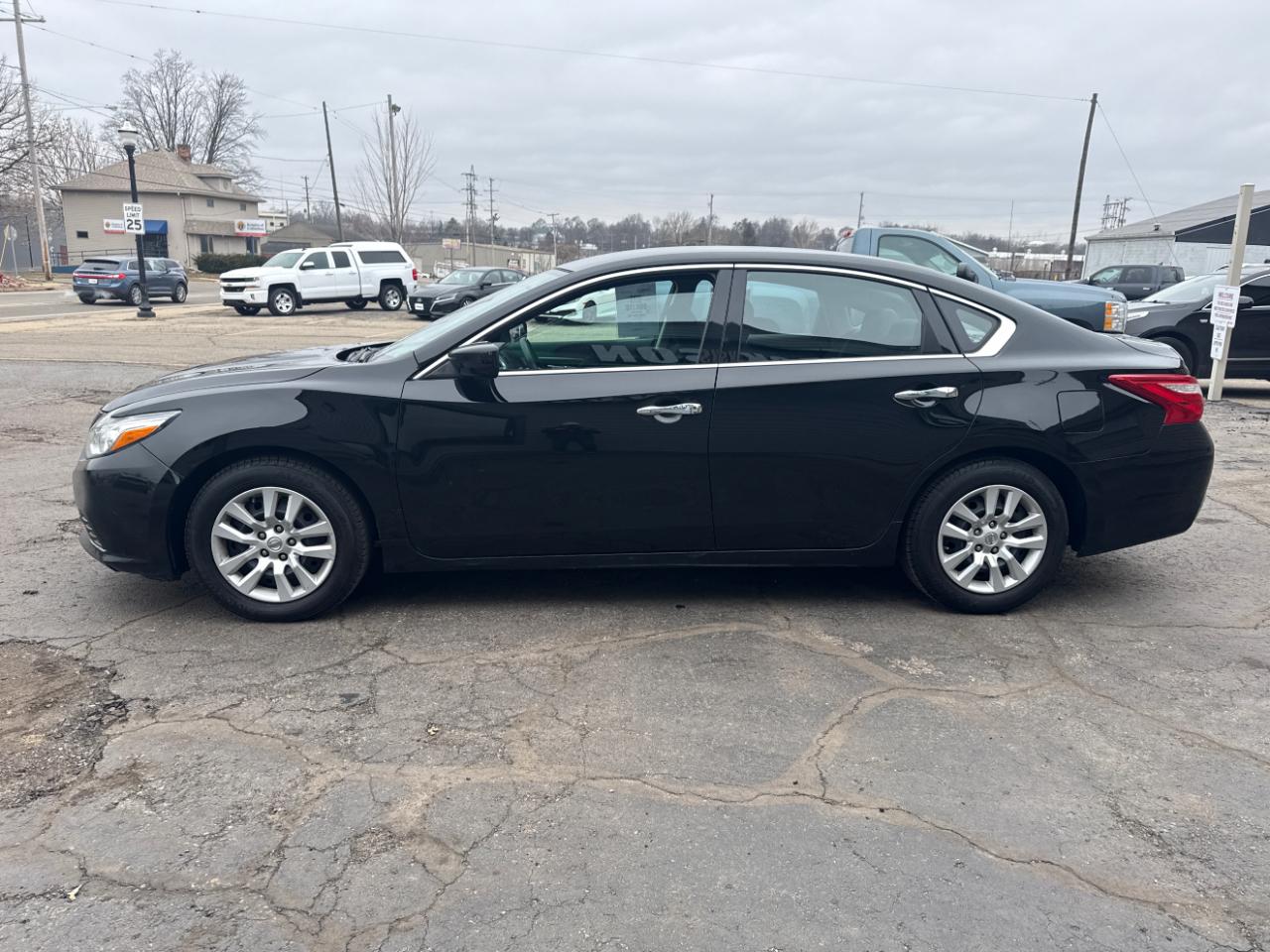 Nissan Altima 4dr Sdn I4 2.5 2016