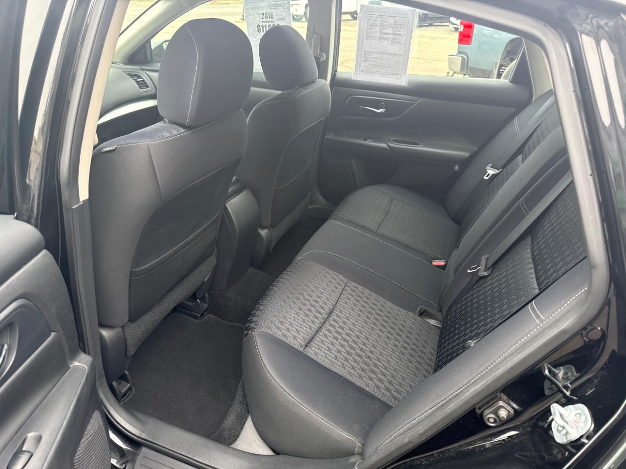 Nissan Altima 4dr Sdn I4 2.5 2016