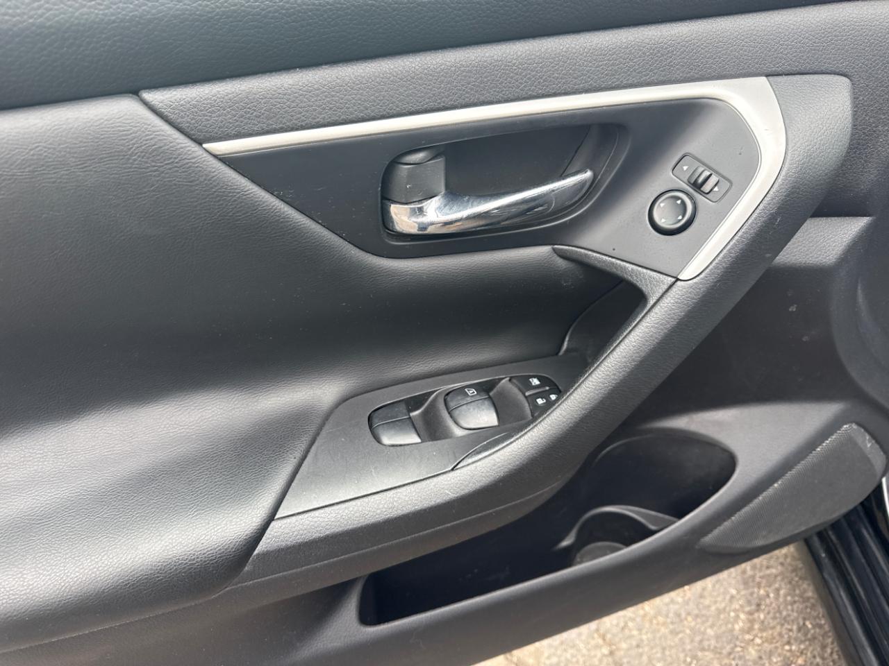 Nissan Altima 4dr Sdn I4 2.5 2016