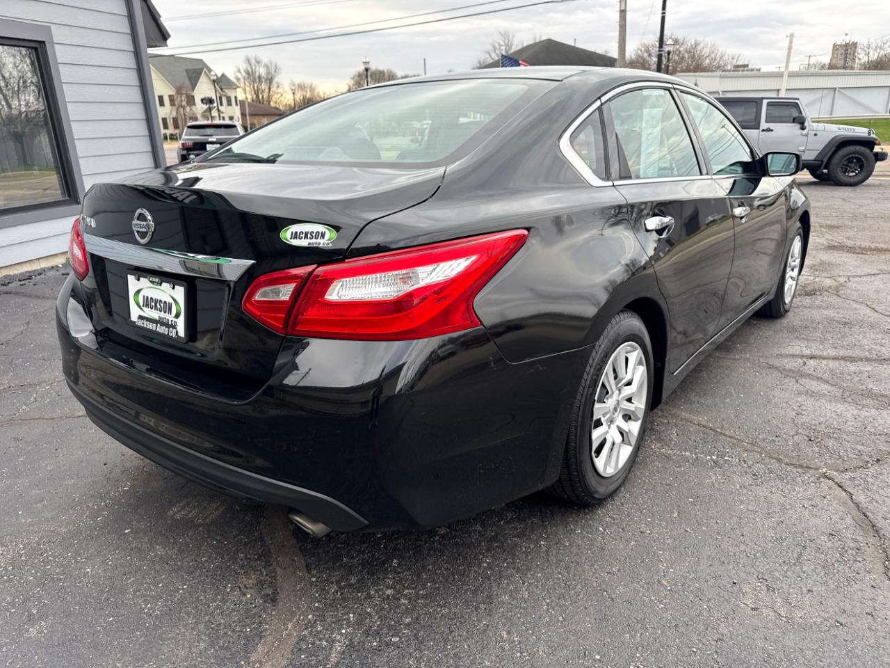 Nissan Altima 4dr Sdn I4 2.5 2016