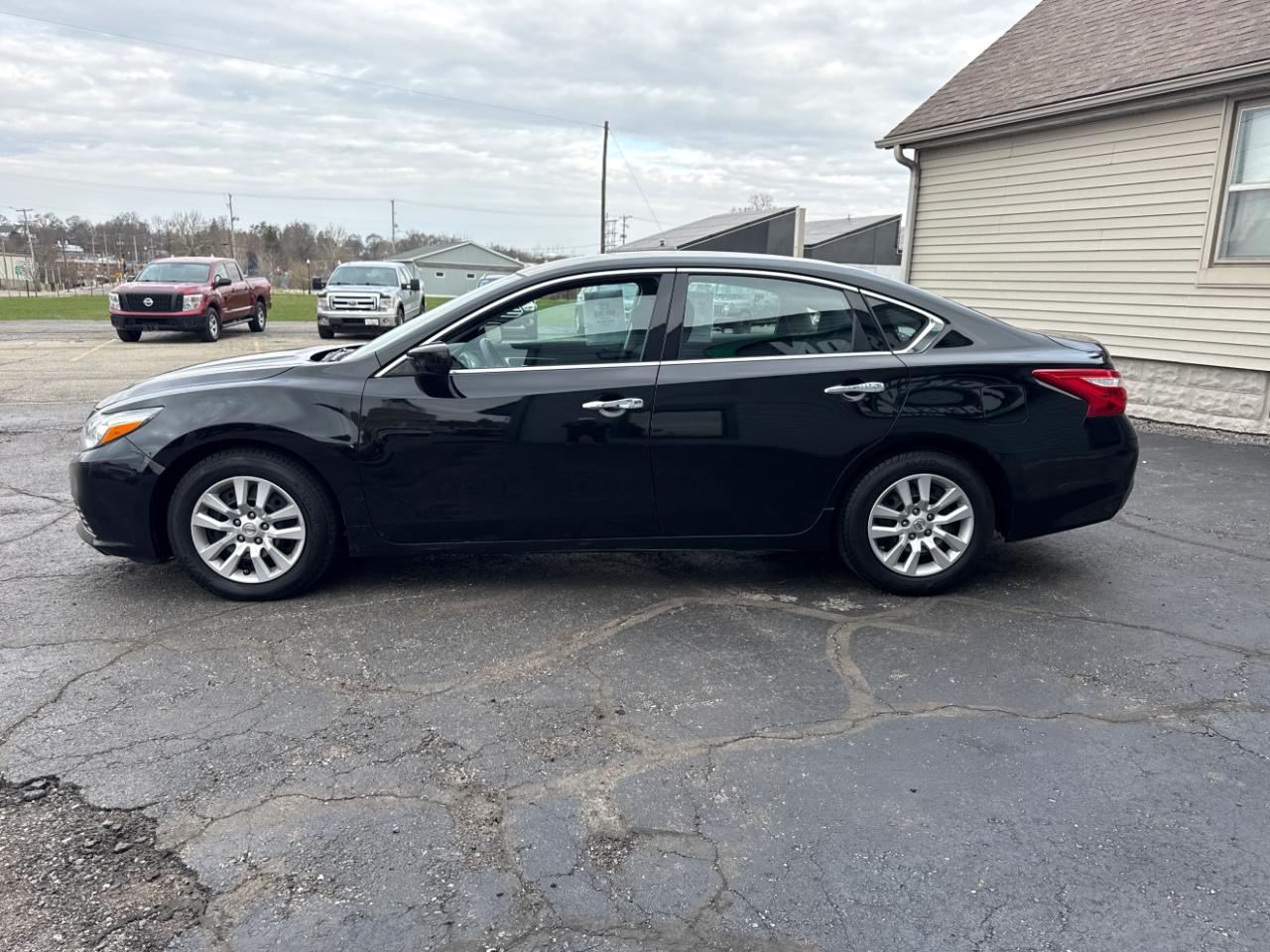 Nissan Altima 4dr Sdn I4 2.5 2016