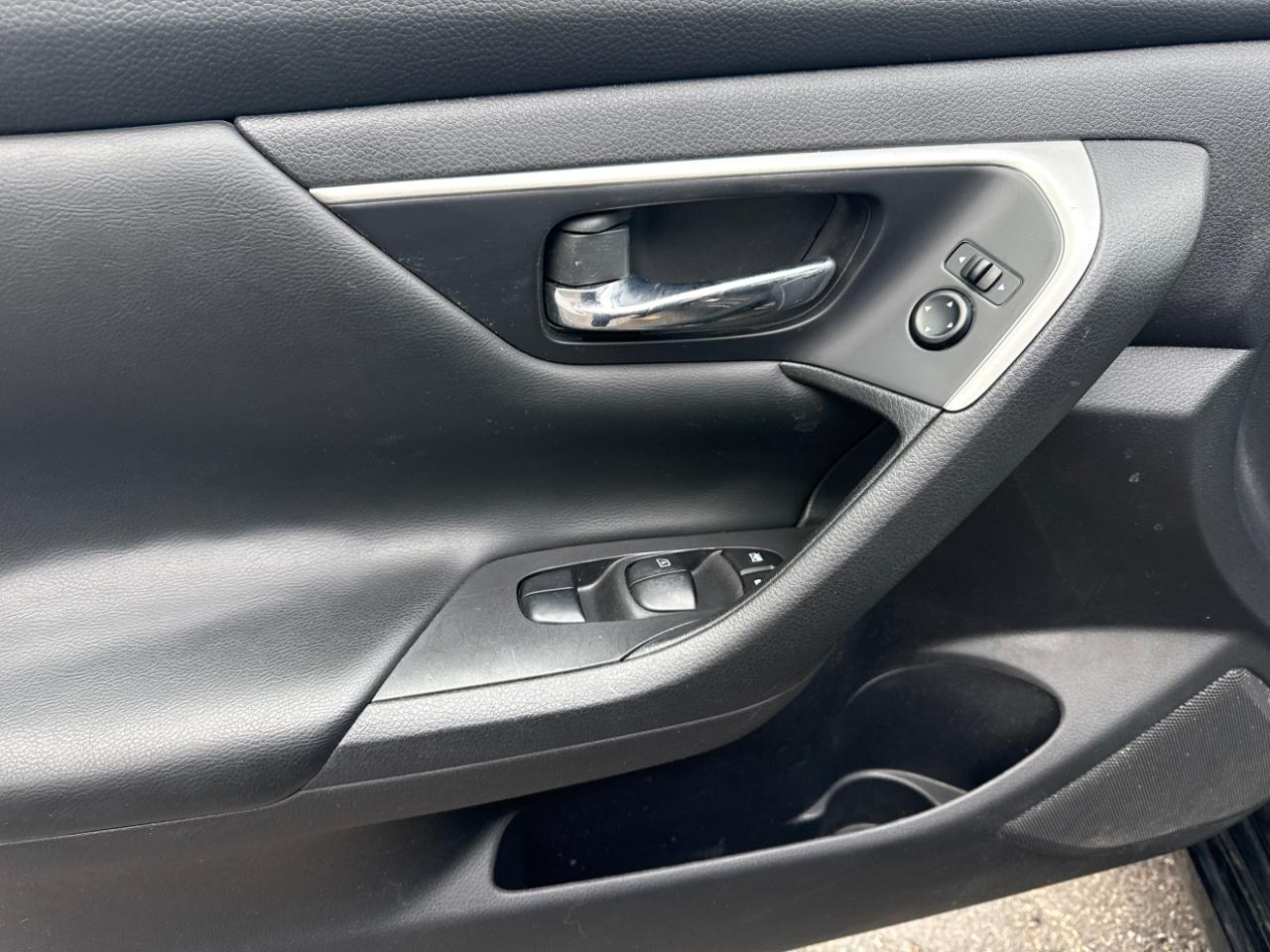 Nissan Altima 4dr Sdn I4 2.5 2016